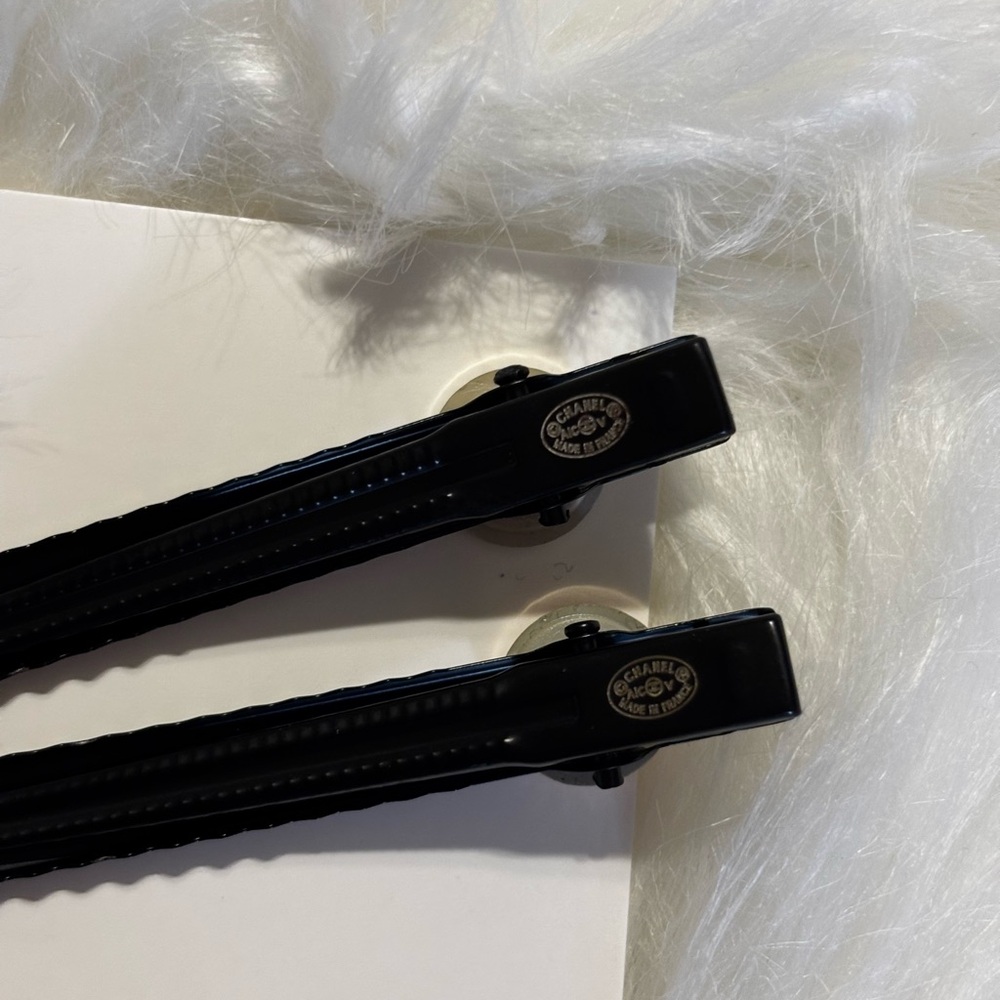 GWP CC Black Hair Clips with Gold Accents - Picture 2 of 4